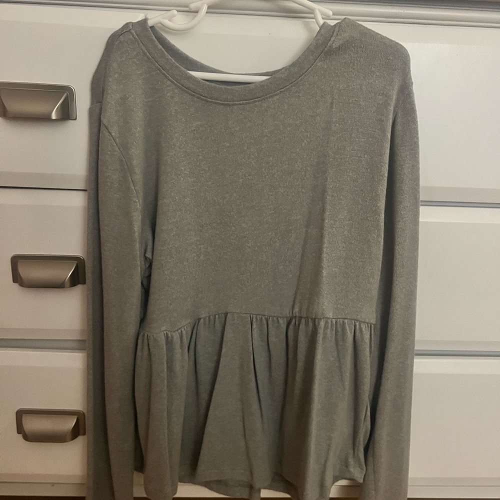 Old Navy Gray Long Sleeve Peplum Top